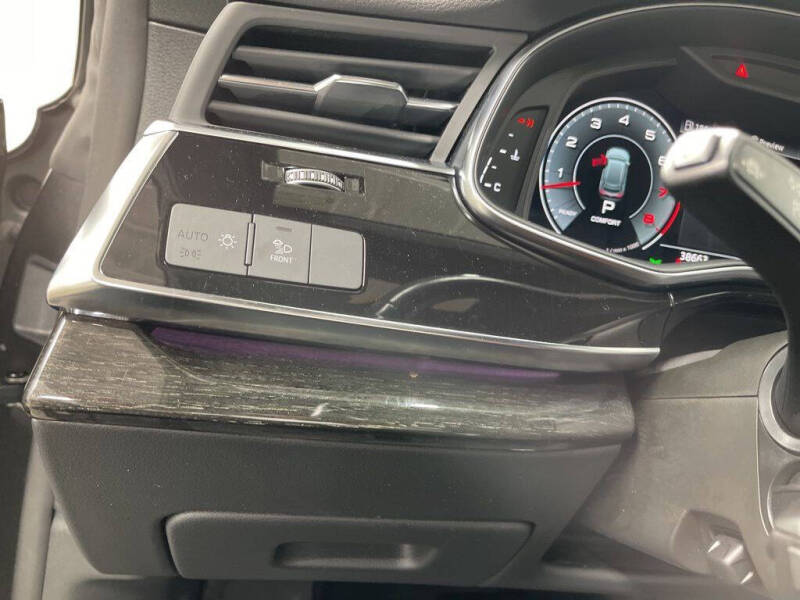 2022 Audi Q8 quattro Premium Plus 55 TFSI