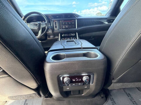2022 GMC Yukon XL Denali