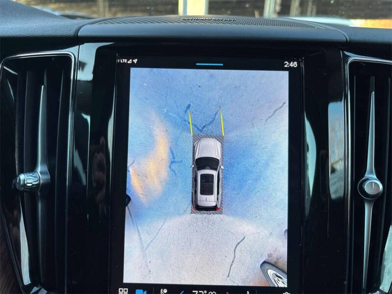 2024 Volvo XC60 B5 Plus Dark Theme