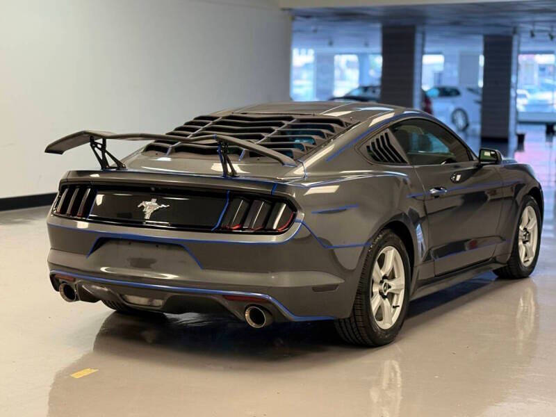 2017 Ford Mustang V6