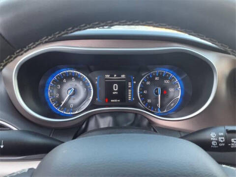 2024 Chrysler Voyager LX