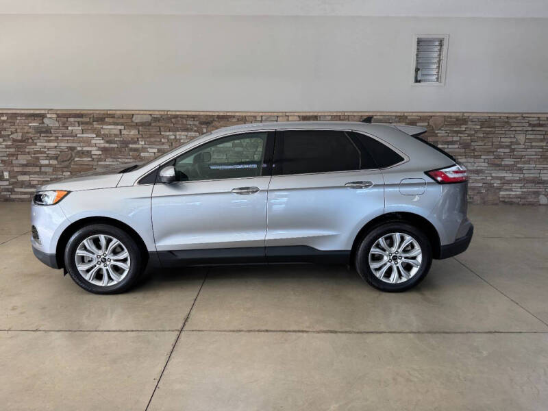 2023 Ford Edge Titanium's photo