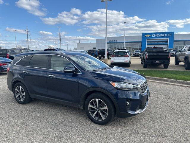 Used 2019 Kia Sorento EX with VIN 5XYPH4A55KG550381 for sale in Bloomington, IL