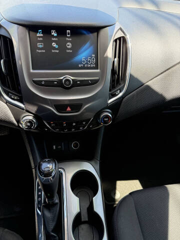2017 Chevrolet Cruze LT Auto