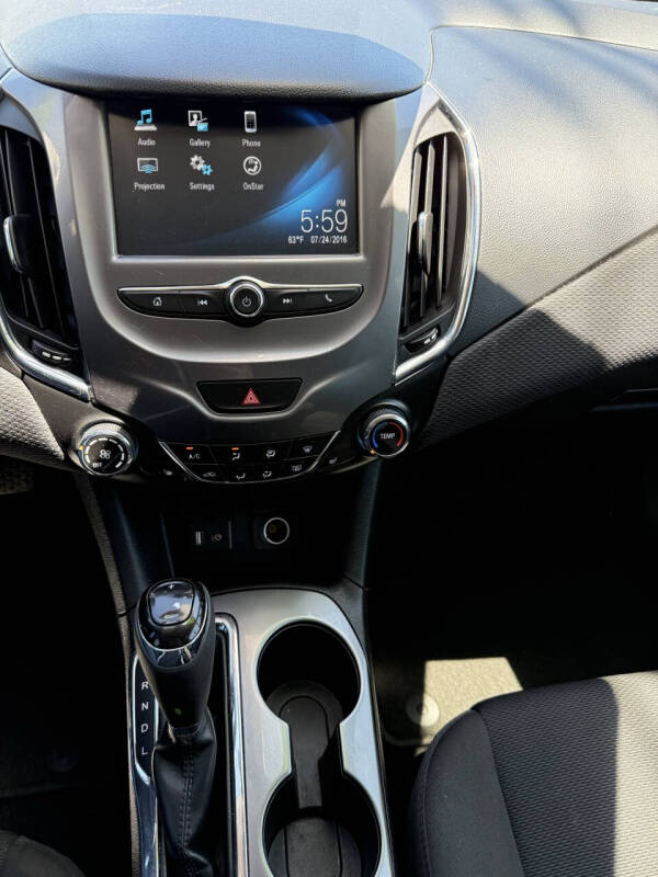 2017 Chevrolet Cruze LT Auto