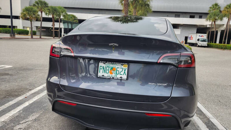 2022 Tesla Model Y Long Range - Photo 30