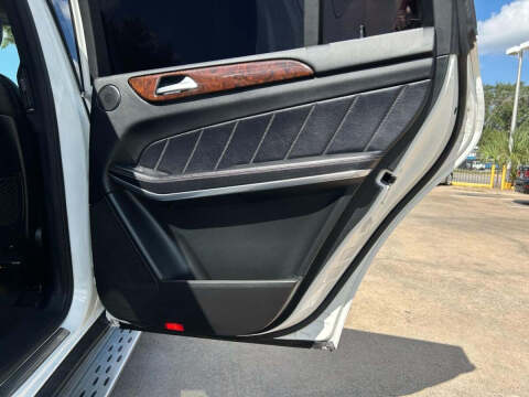 2014 Mercedes-Benz GL-Class GL 550 4MATIC