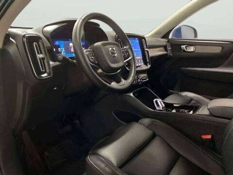 2025 Volvo XC40 B5 Plus Bright Theme