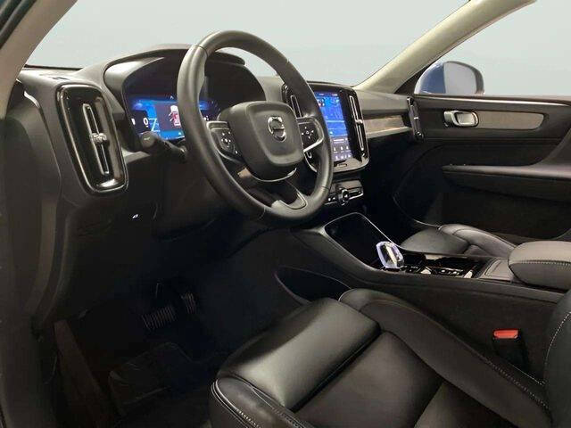 2025 Volvo XC40 B5 Plus Bright Theme