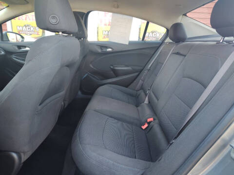 2017 Chevrolet Cruze LT Auto