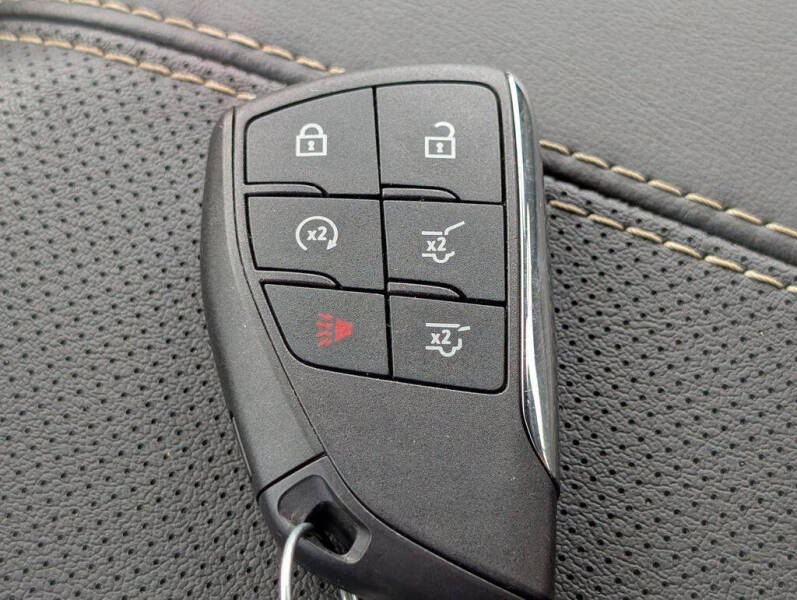 2025 GMC Yukon Elevation