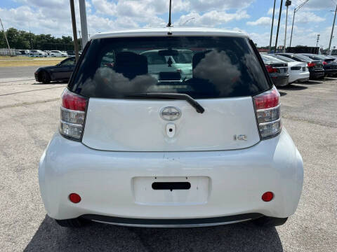 2014 Scion iQ