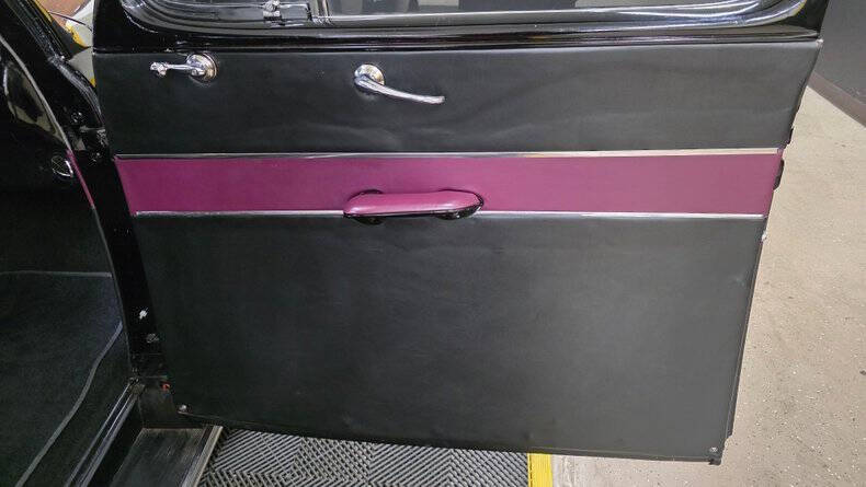 1942 Ford Super Deluxe