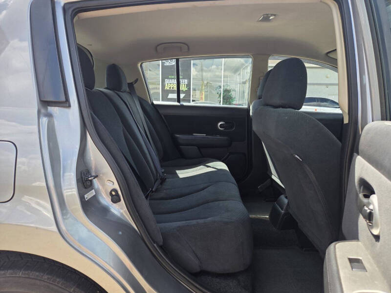 2012 Nissan Versa 1.8 SL
