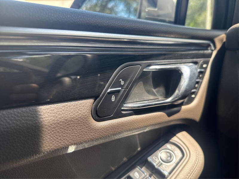 2016 Porsche Macan S