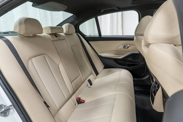 2023 BMW 3 Series 330i xDrive