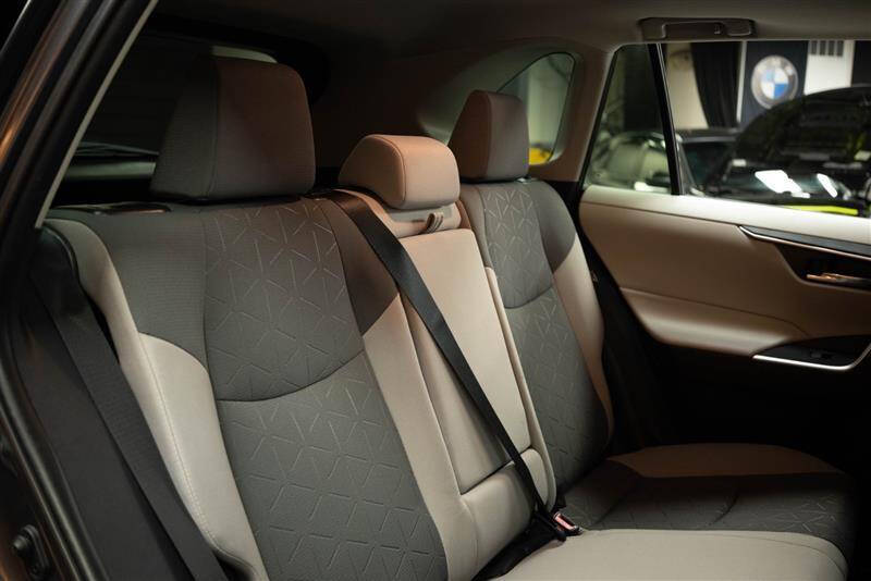 2020 Toyota RAV4 Hybrid XLE