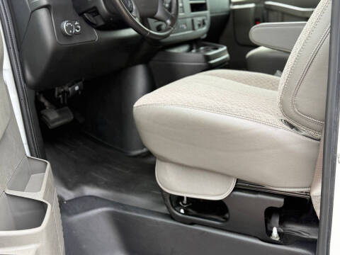 2022 Chevrolet Express 2500