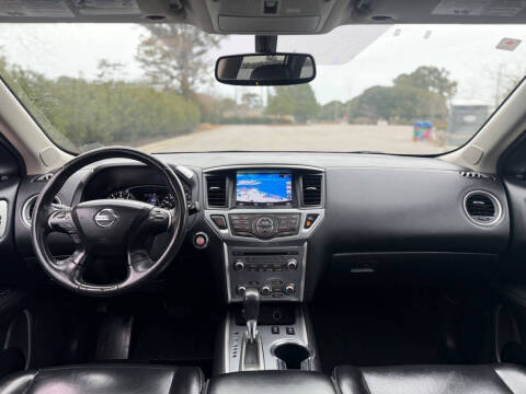 2017 Nissan Pathfinder SL