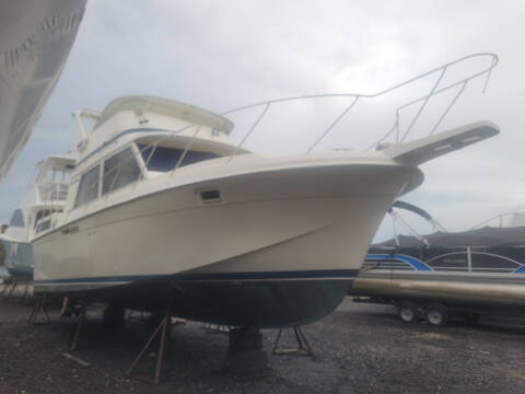 1986 36.2-ft--Chris-Craft 36' -CABIN CRUISER-CATALINA for sale at Bel Air Auto Sales in Milford CT