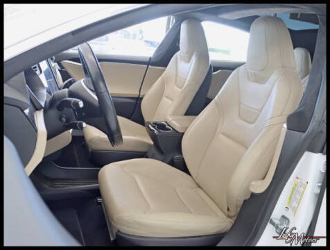 2015 Tesla Model S 90D