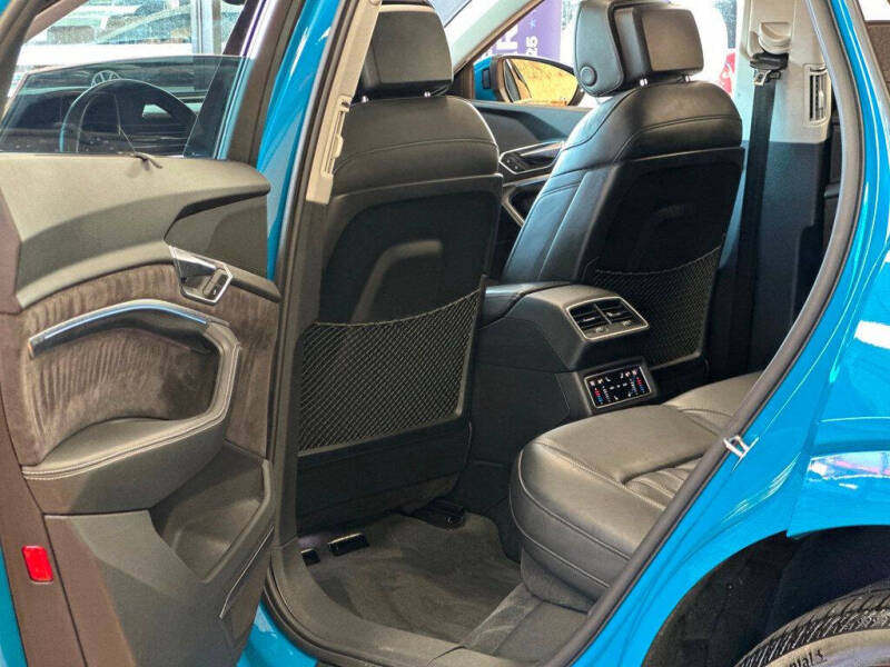 2019 Audi e-tron quattro Prestige