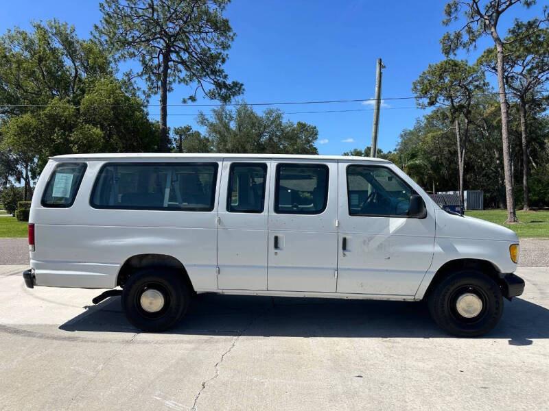 2003 Ford E-Series E-350 SD XLT