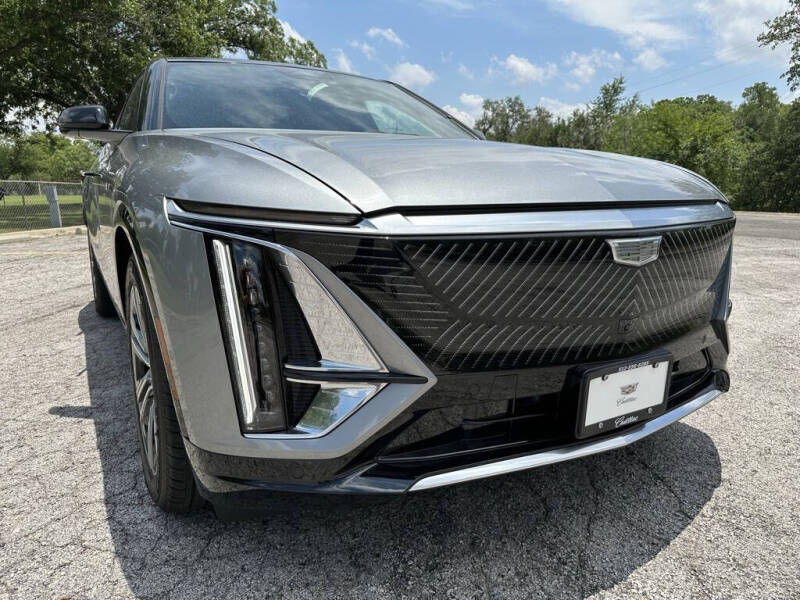 2025 Cadillac LYRIQ Luxury 2