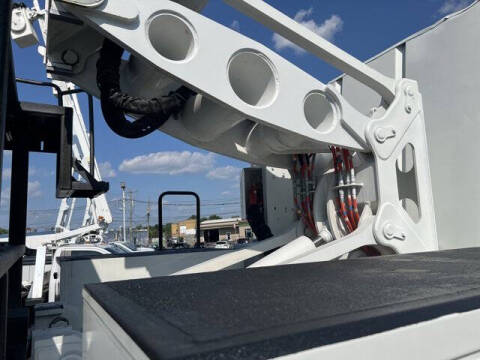 2017 Freightliner M2 106