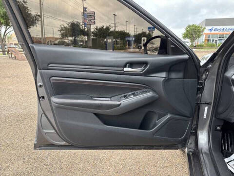 2022 Nissan Altima 2.5 SR