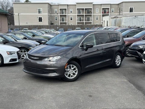 2017 Chrysler Pacifica for sale at Uniworld Auto Sales LLC. in Greensboro NC