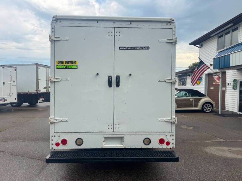 2013 Ford E-Series E-350 SD