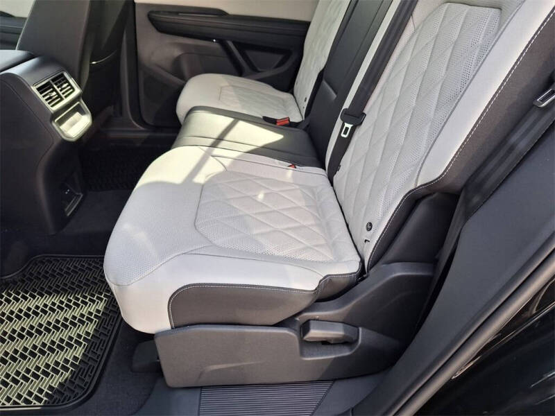 2026 Volkswagen Atlas Cross Sport SEL Premium R-Line 4Motion