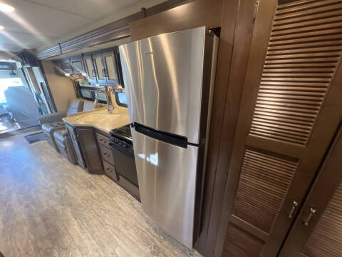 2019 Thor Motor Coach Hurricane