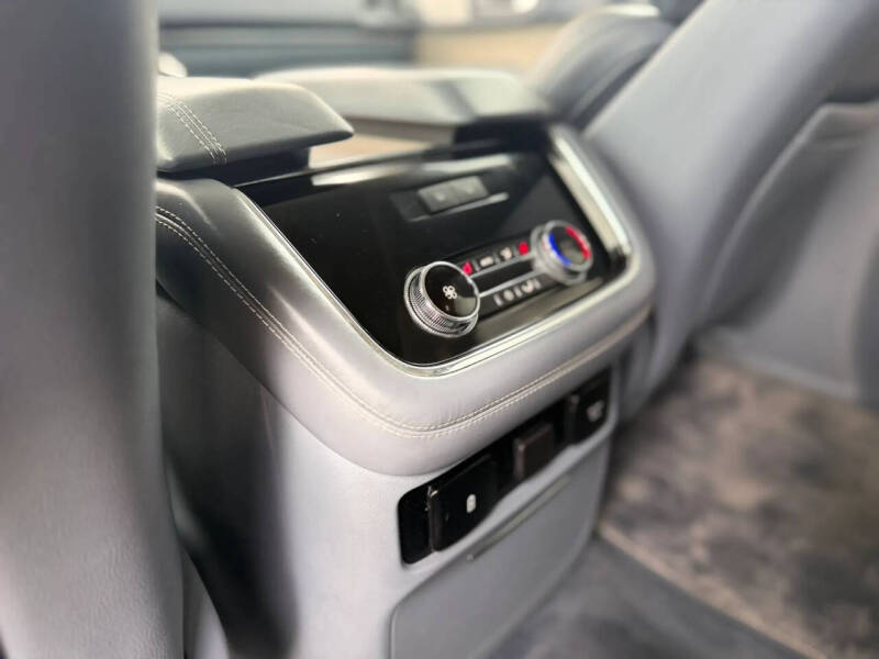 2018 Lincoln Navigator Black Label