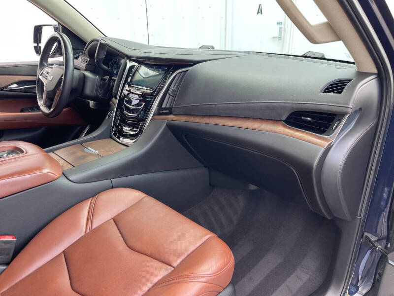 2020 Cadillac Escalade Luxury