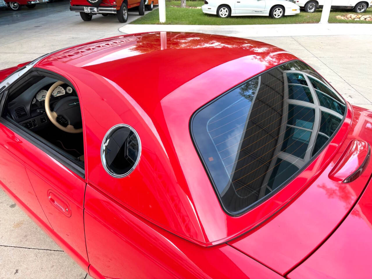 2005 Ford Thunderbird 24