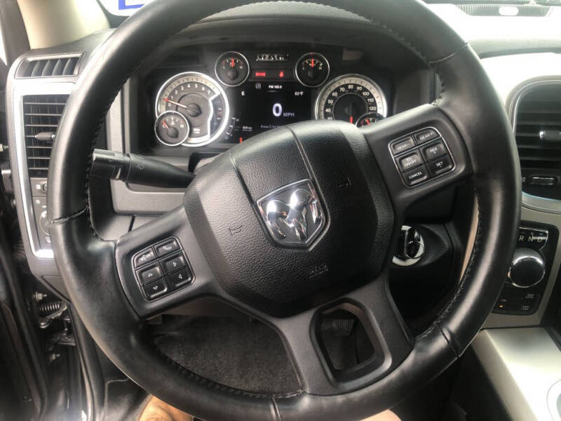 2016 RAM 1500 SLT