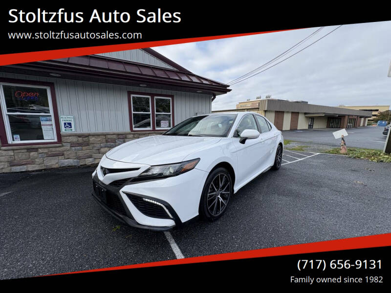 2022 Toyota Camry SE's photo