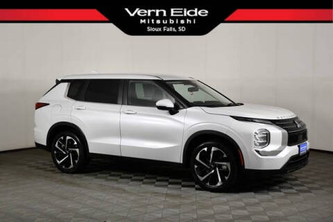 2022 Mitsubishi Outlander ES