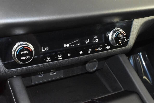 2024 Mitsubishi Outlander ES