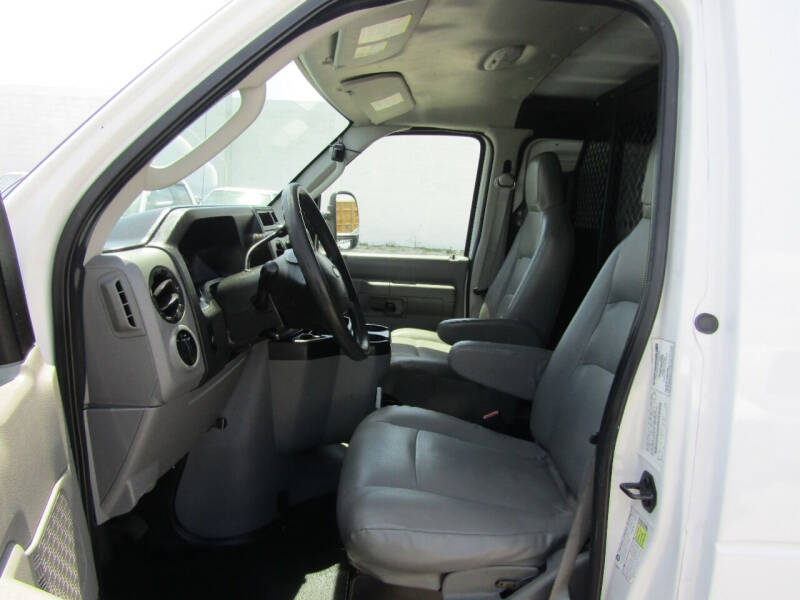 2013 Ford E-Series Econoline Van Commercial photo 14