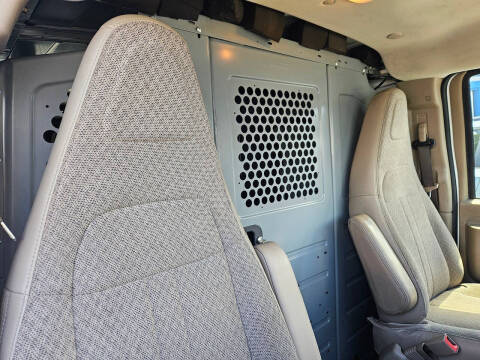 2017 GMC Savana 3500