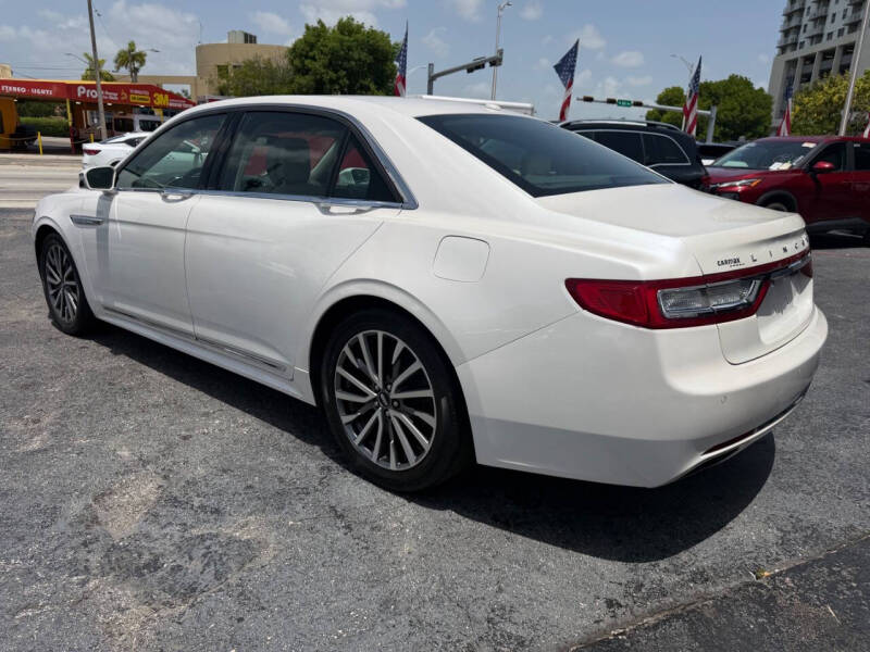 2017 Lincoln Continental Select