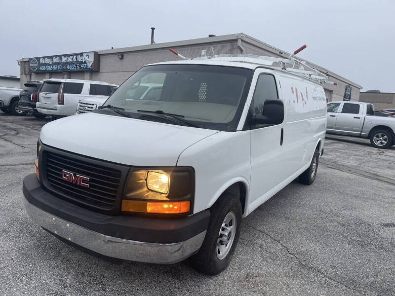 2015 GMC Savana Cargo Work Van's photo