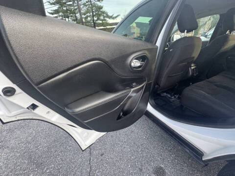 2019 Jeep Cherokee Latitude