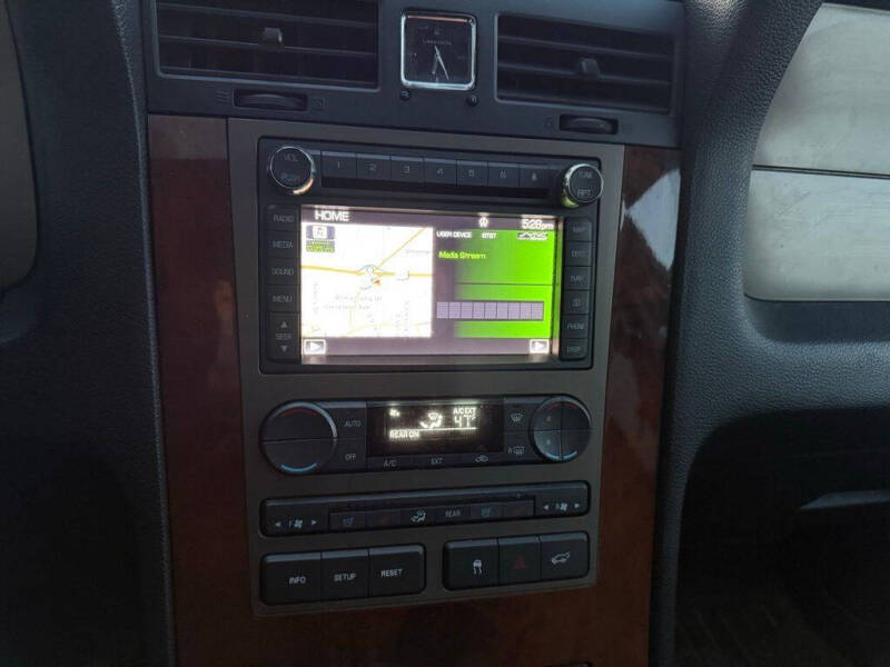 2011 Lincoln Navigator L