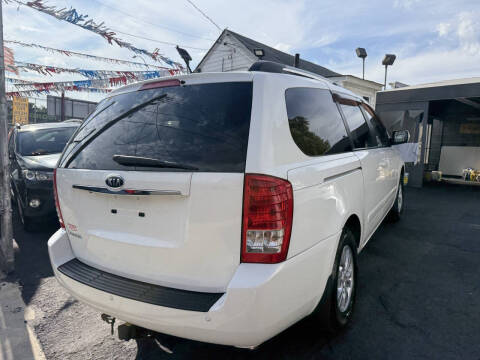 2012 Kia Sedona LX