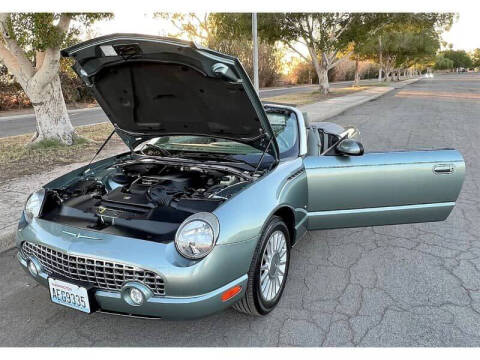 2004 Ford Thunderbird