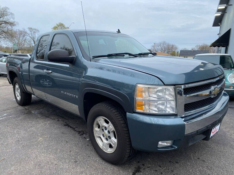 2007 Chevrolet Silverado 1500 for sale at Car Castle in Zion IL